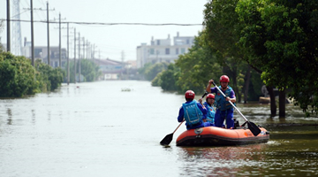 Xi chairs leadership meeting on flood control 