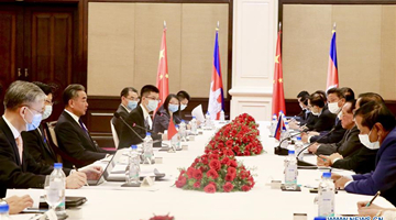 Chinese state councilor meets Cambodian deputy PM on further developing bilateral ties 