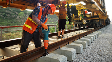Track-laying on China-Laos line reaches Xishuangbanna