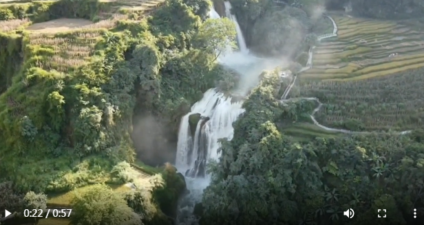 Sanla waterfall conveys beauty from Guangnan