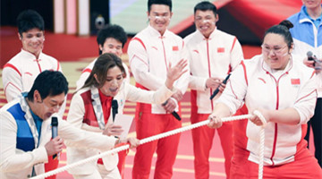 Chinese mainland Olympians make splash in HK show