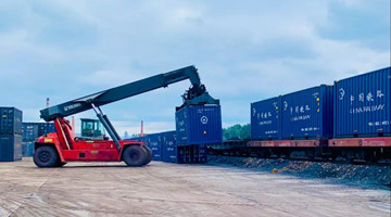 Railway transports 40% containers in Yunnan