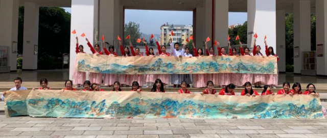 Junior high school students in Yunnan create 17-meter-long painting in salute to ancient Chinese masterpiece
