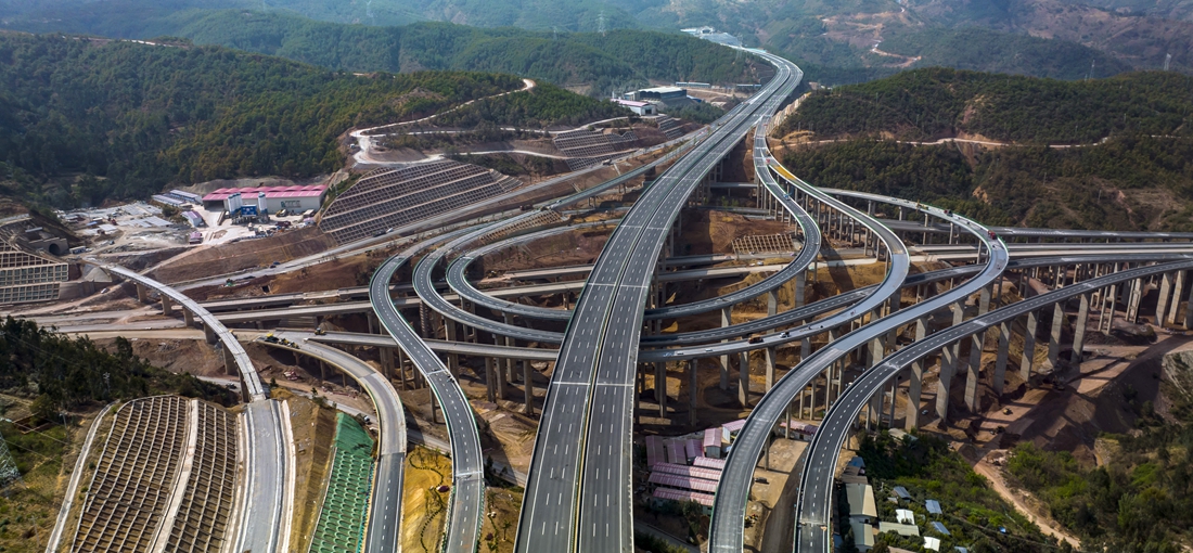 New Chuxiong-Dali Expressway in Yunnan opened to traffic
