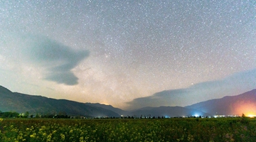 Encountering starry sky in Dali