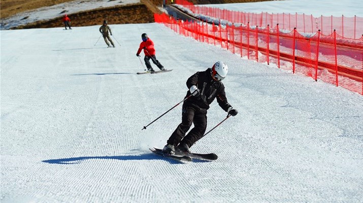Ski season kicks off in Qujing, E Yunnan 