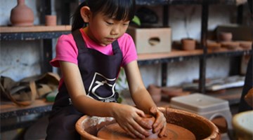 Heritage plus souvenirs:  “bring” the Yunnan culture back home