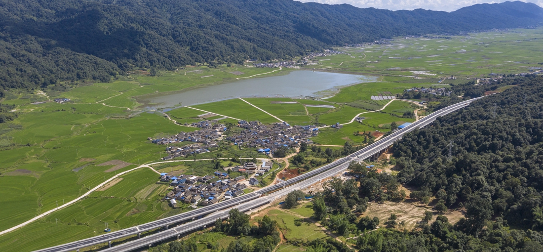 In pics: New expressway opens to traffic in west Yunnan