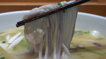 Something new happens on Yunnan bridge rice noodles 