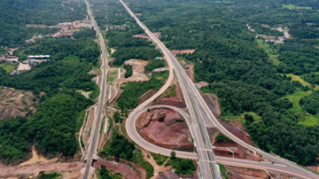 First phase of China-Laos expressway opens to traffic 13 months ahead